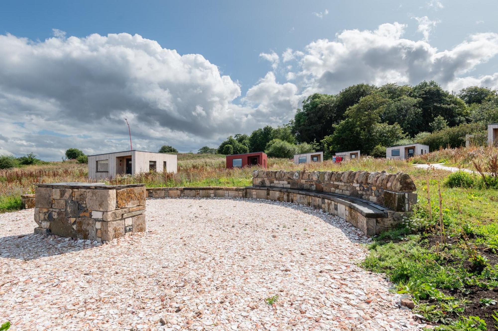 Rustic Cabins, Sea Views From Rewilded Farm With Highland Cows セント・アンドルーズ エクステリア 写真