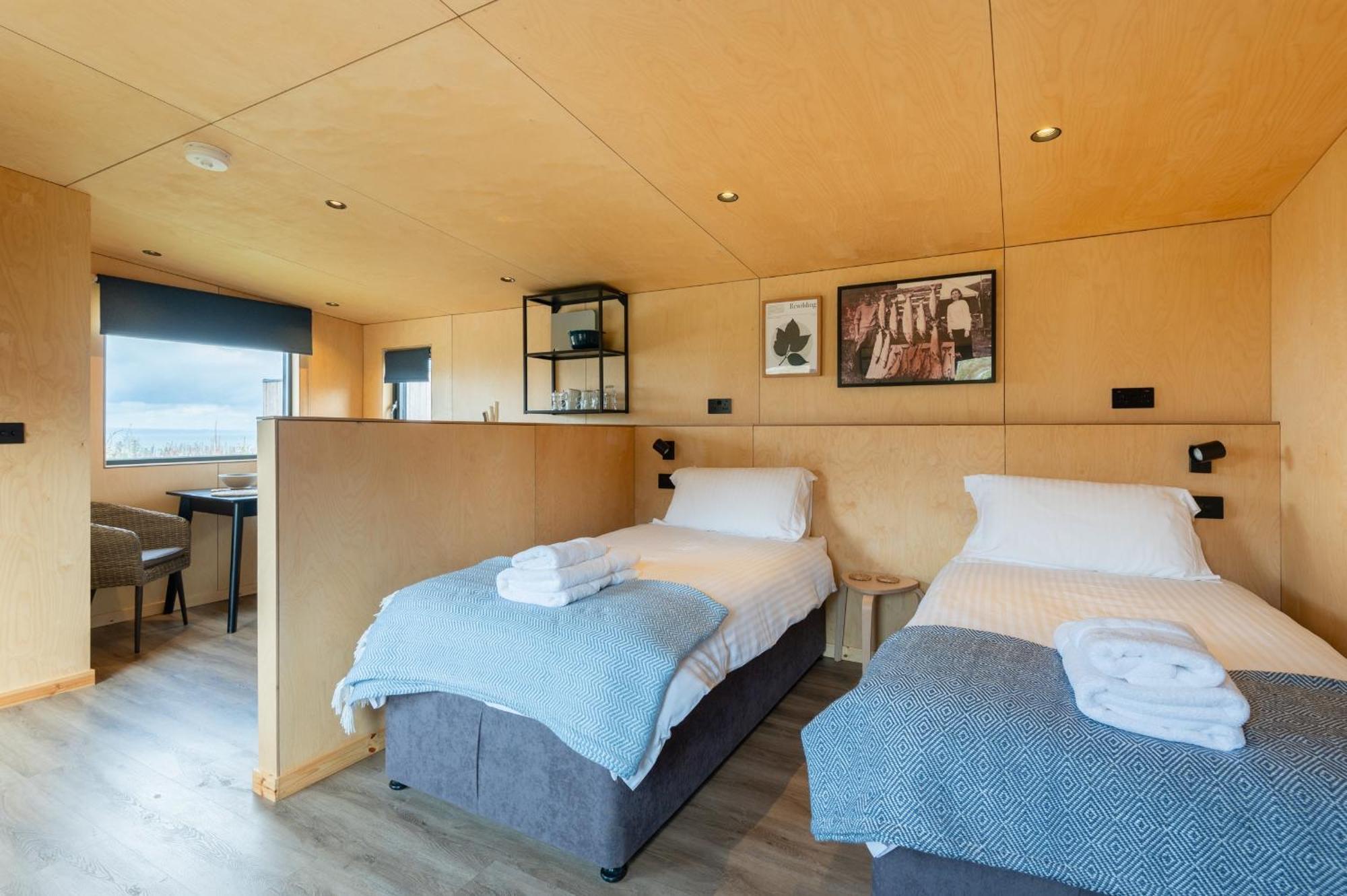 Rustic Cabins, Sea Views From Rewilded Farm With Highland Cows セント・アンドルーズ エクステリア 写真