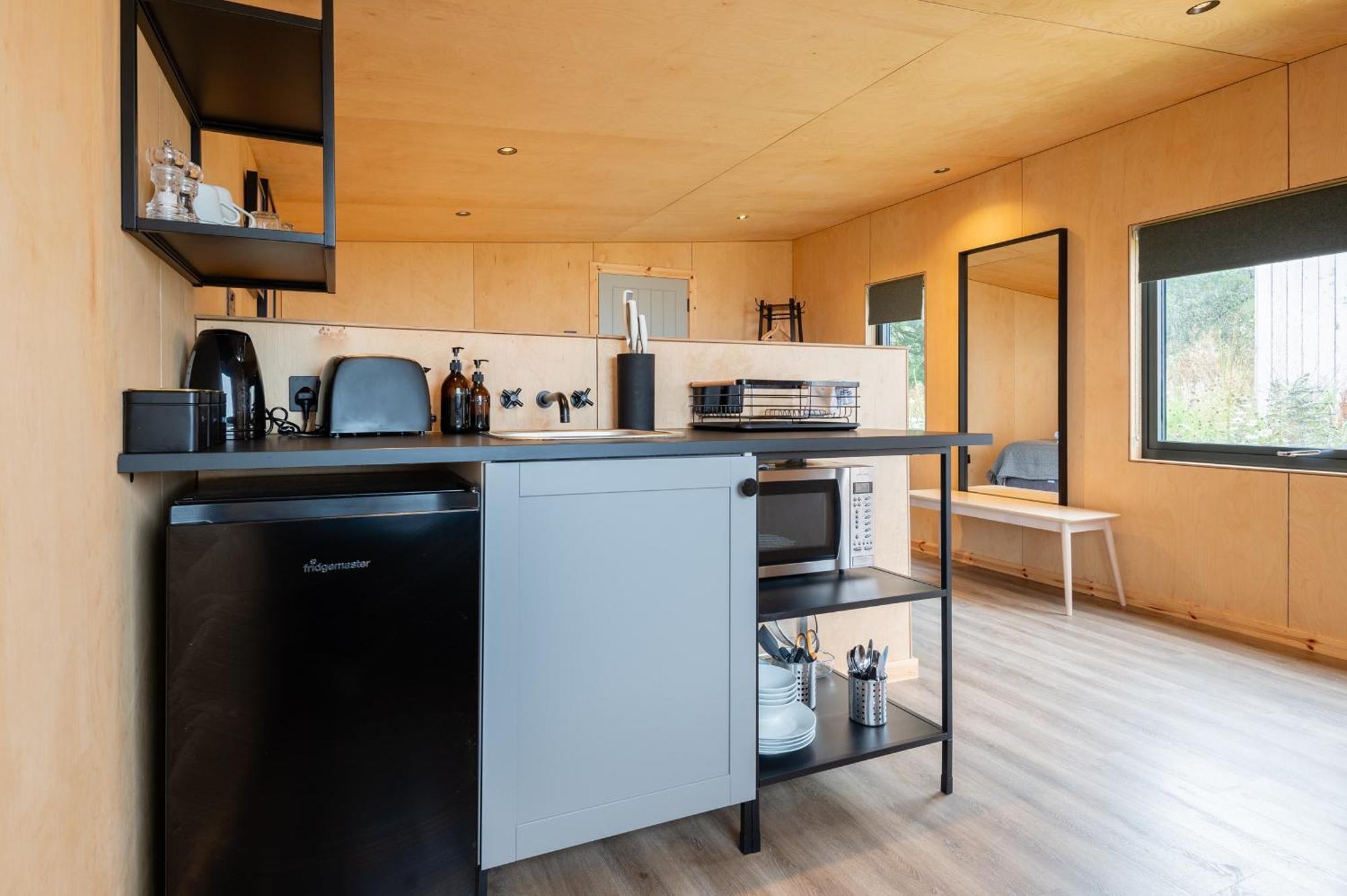 Rustic Cabins, Sea Views From Rewilded Farm With Highland Cows セント・アンドルーズ エクステリア 写真