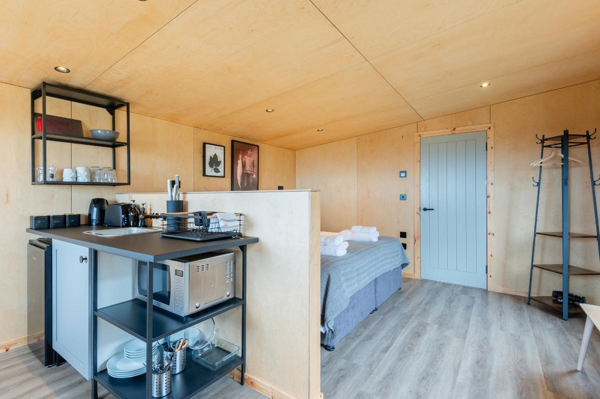 Rustic Cabins, Sea Views From Rewilded Farm With Highland Cows セント・アンドルーズ エクステリア 写真